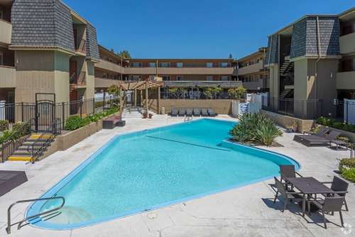 S Bed University Court 281