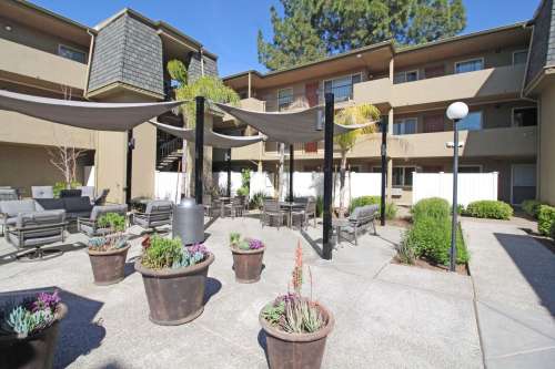 S Bed University Court 238