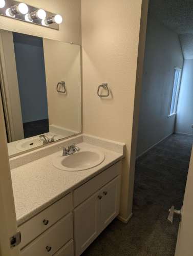 S Bed Eastlake Apartments 56