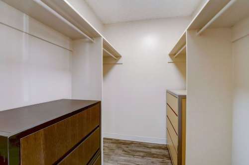 S Bed University Court 404