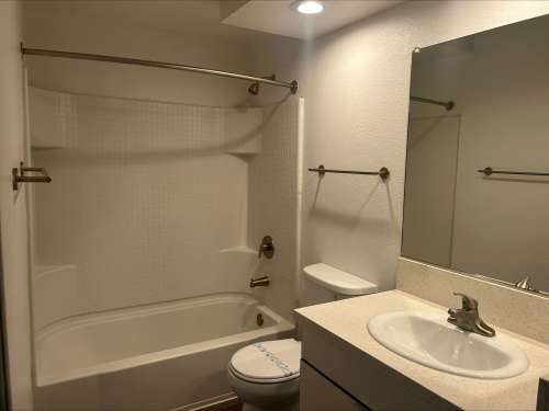 S Bed Uptown Fullerton 72