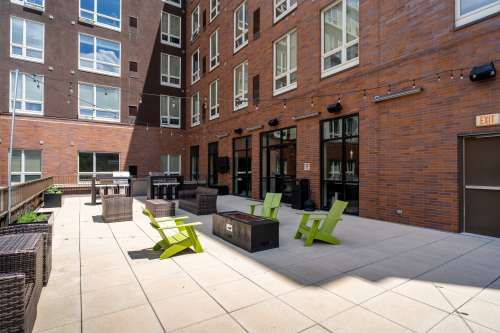 S Bed District Flats Columbia 42