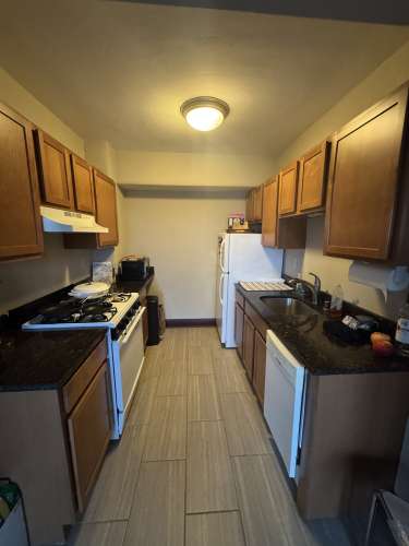 S Bed Spacious Apartments - Student Housing - Available June 1st 2 11