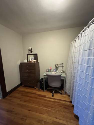 S Bed Spacious Apartments - Student Housing - Available June 1st 2 8