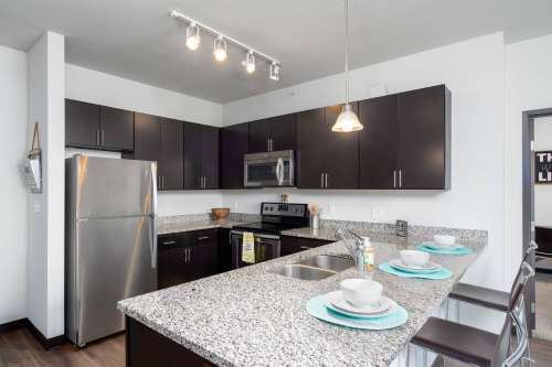 S Bed District Flats Columbia 53