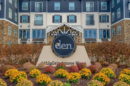 S Bed The Den Columbia 12