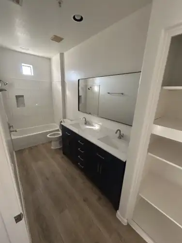 S Bed 1415 S Stanley Pl 4