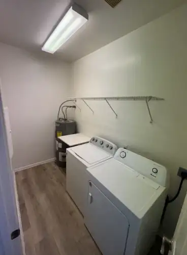 S Bed 1415 S Stanley Pl 7