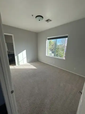 S Bed 1415 S Stanley Pl 16