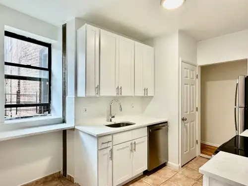 2025-12/COLUMBIA-Apartment-Building-16853854.webp