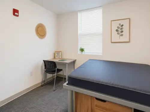 S Bed The Outlook 17