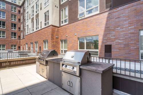 S Bed District Flats Columbia 46