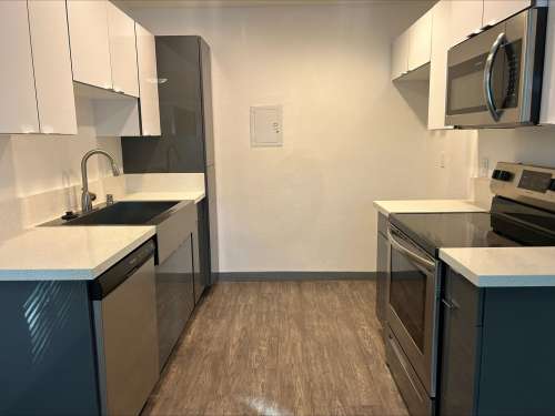 S Bed Uptown Fullerton 84