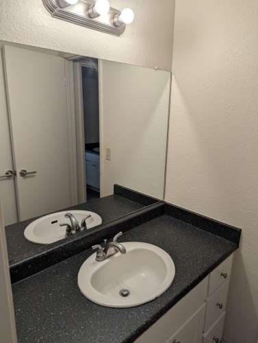 S Bed Eastlake Apartments 79