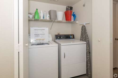 S Bed Greystone Apartments & Townhomes 10