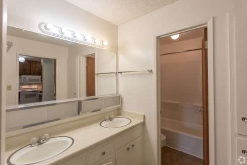 S Bed Viking Apartments LLC 19