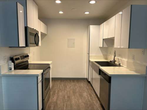 S Bed Uptown Fullerton 77