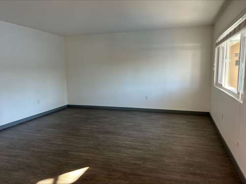 S Bed Uptown Fullerton 86