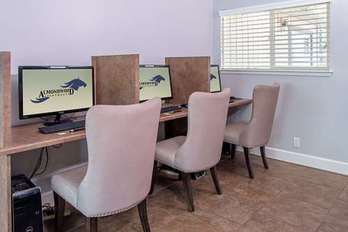 S Bed Almondwood Apartments 26