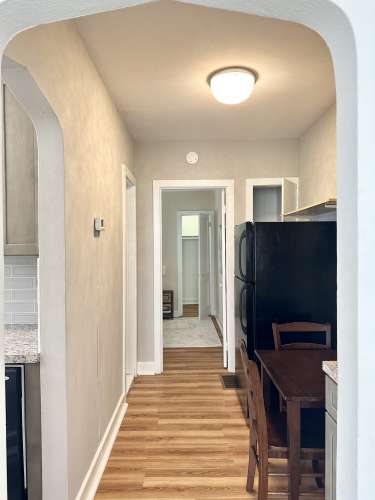 S Bed 1009 Madison Street 50