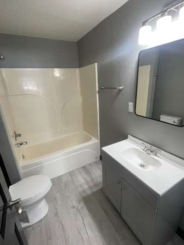 S Bed 819 / 819A John Ave 31