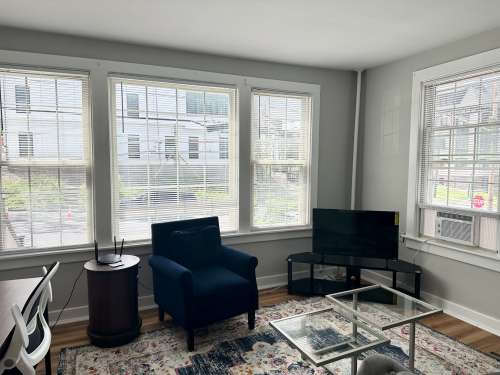 S Bed 1009 Madison Street 46