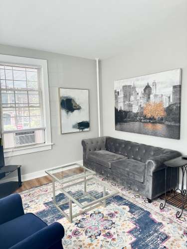 S Bed 1009 Madison Street 47