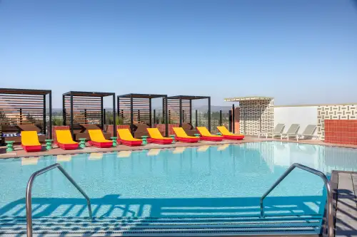 cal-state-fullerton-Apartment-Building-16885823