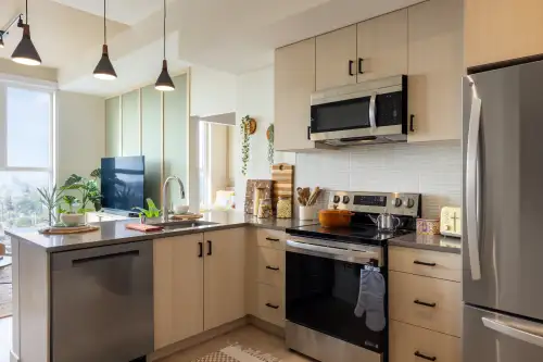 cal-state-fullerton-Apartment-Building-16885826