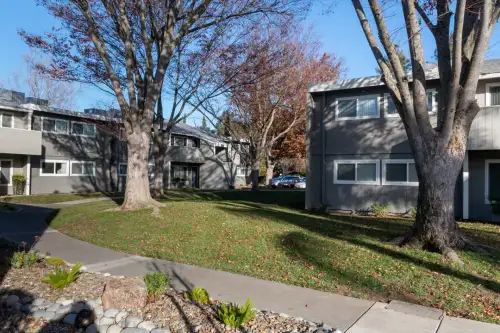 S Bed Aggie Square 7