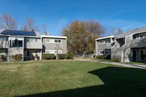 S Bed Aggie Square 9