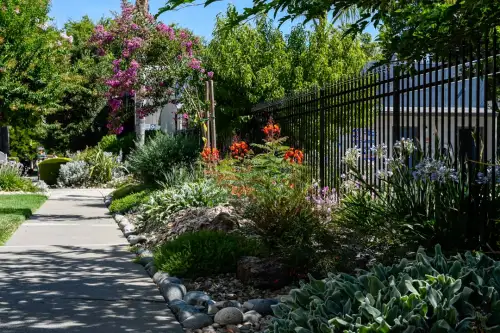 S Bed Aggie Square 10