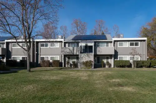 S Bed Aggie Square 11