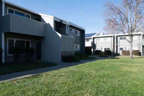 S Bed Aggie Square 17