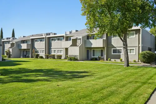 S Bed Aggie Square 21