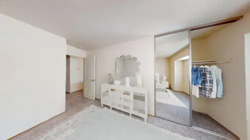 S Bed Fountain Circle 79