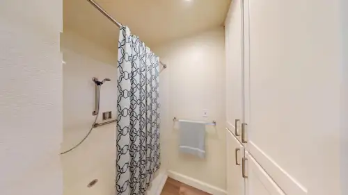 S Bed Fountain Circle 65