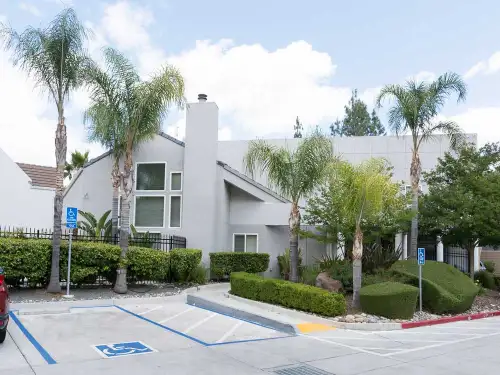 S Bed Fountain Circle 1