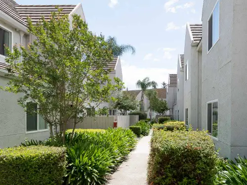 S Bed Fountain Circle 8