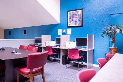 S Bed Fountain Circle 9