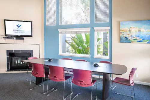 S Bed Fountain Circle 11