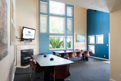 S Bed Fountain Circle 12