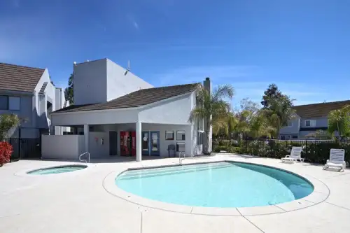 S Bed Fountain Circle 16