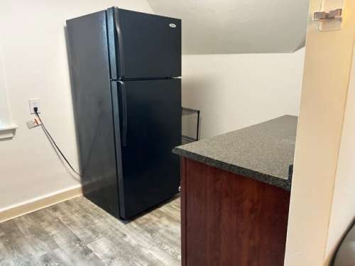 S Bed 1009 Madison Street 39