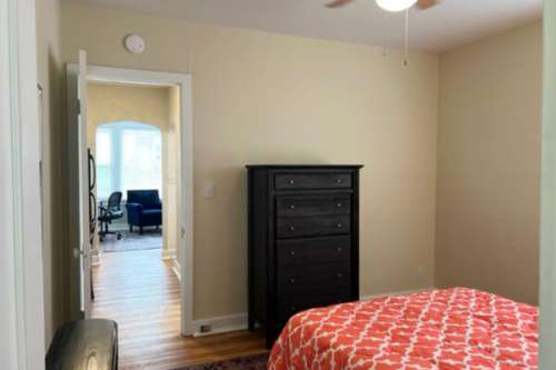 S Bed 1009 Madison Street 53