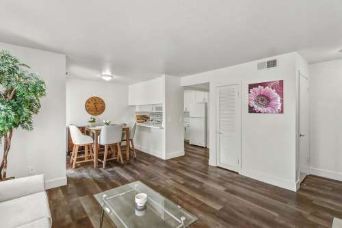 S Bed Aspen Village Apartments 1