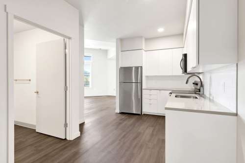 S Bed Luxurious Studios with Rooftop Deck and Secured Entry! 38