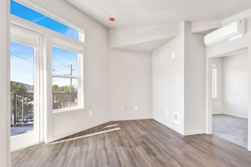 S Bed Luxurious Studios with Rooftop Deck and Secured Entry! 44