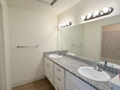 S Bed Le Tournesol Townhomes 9