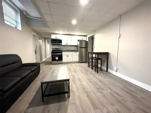 S Bed 50 Main Street 1